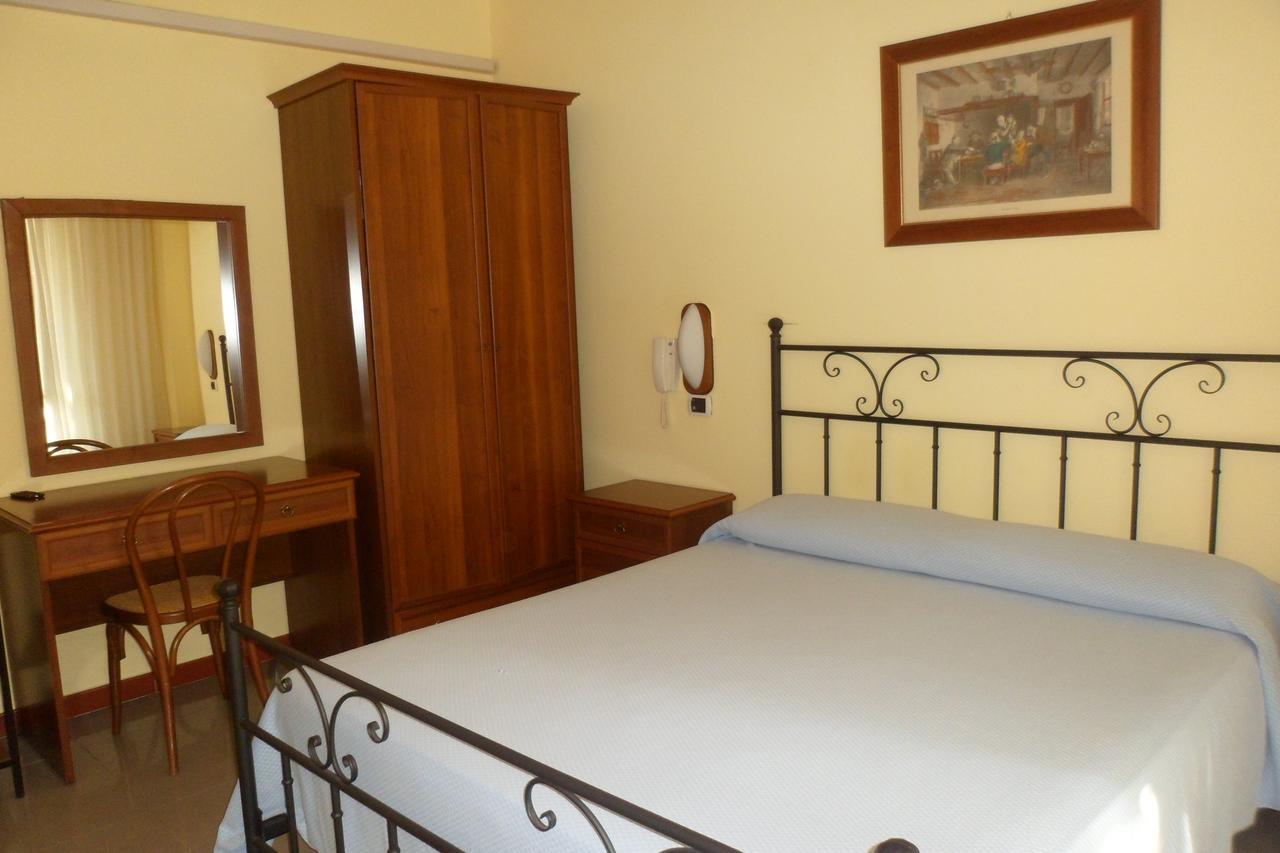 ויבו ולנטיה Albergo Miramonte מראה חיצוני תמונה