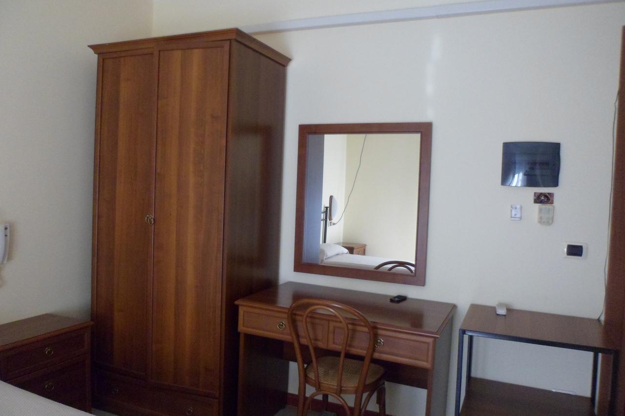 ויבו ולנטיה Albergo Miramonte מראה חיצוני תמונה