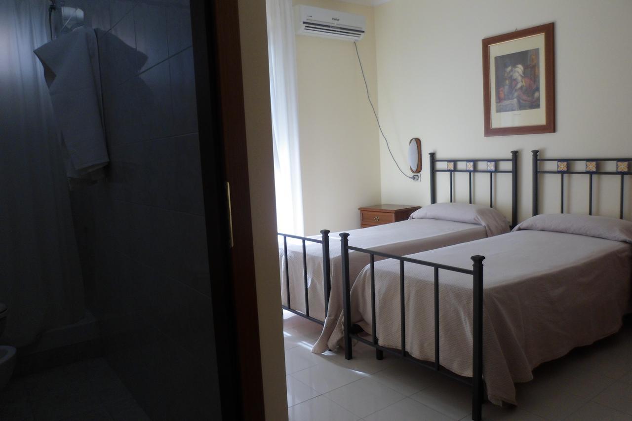 ויבו ולנטיה Albergo Miramonte מראה חיצוני תמונה